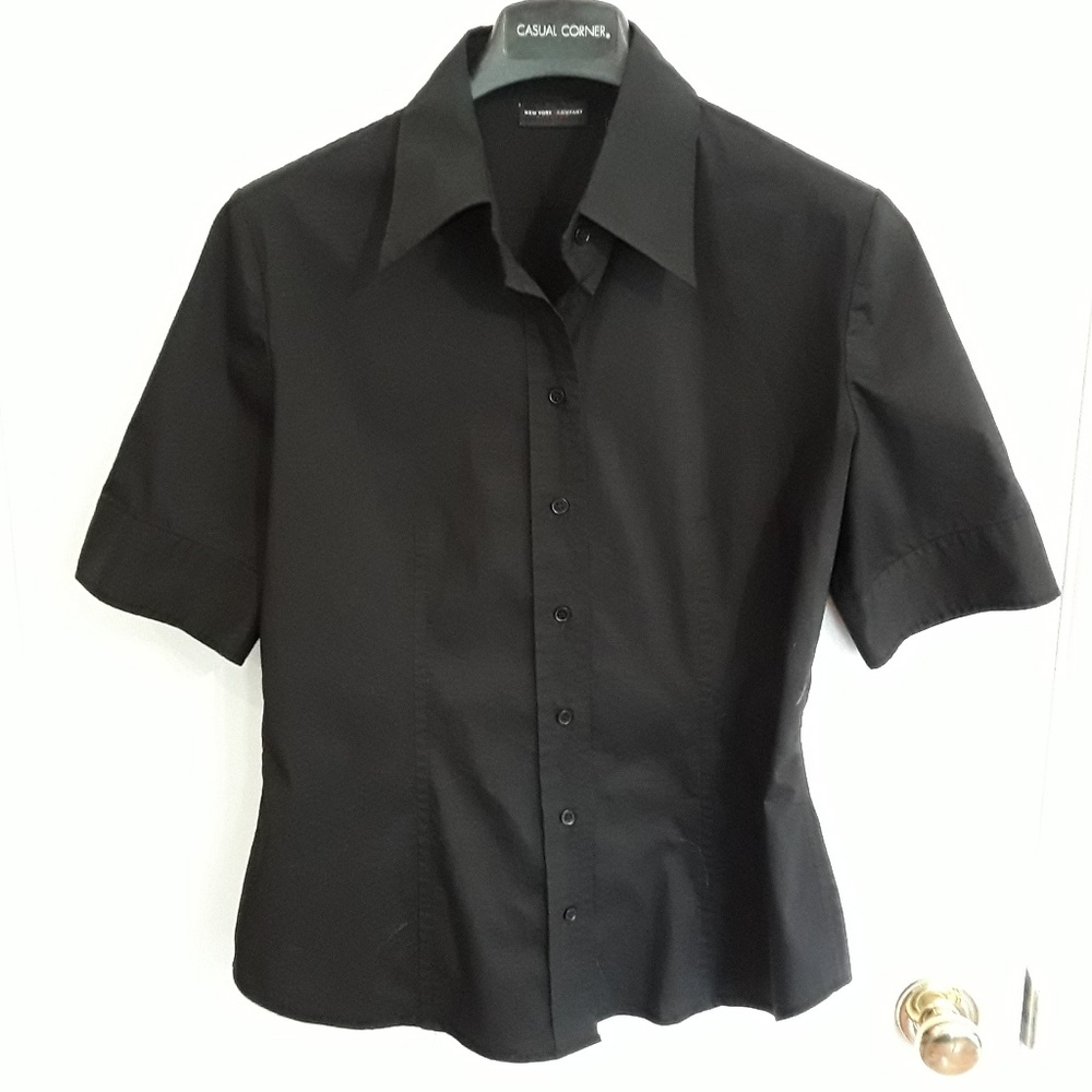 Short sleeve black button down
